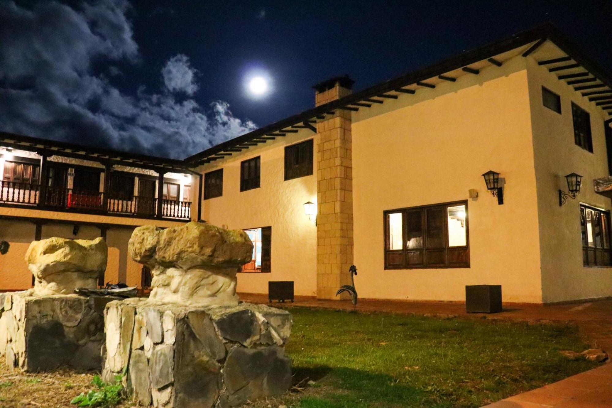 Casona Quesada Hotel ซูเอสกา ภายนอก รูปภาพ