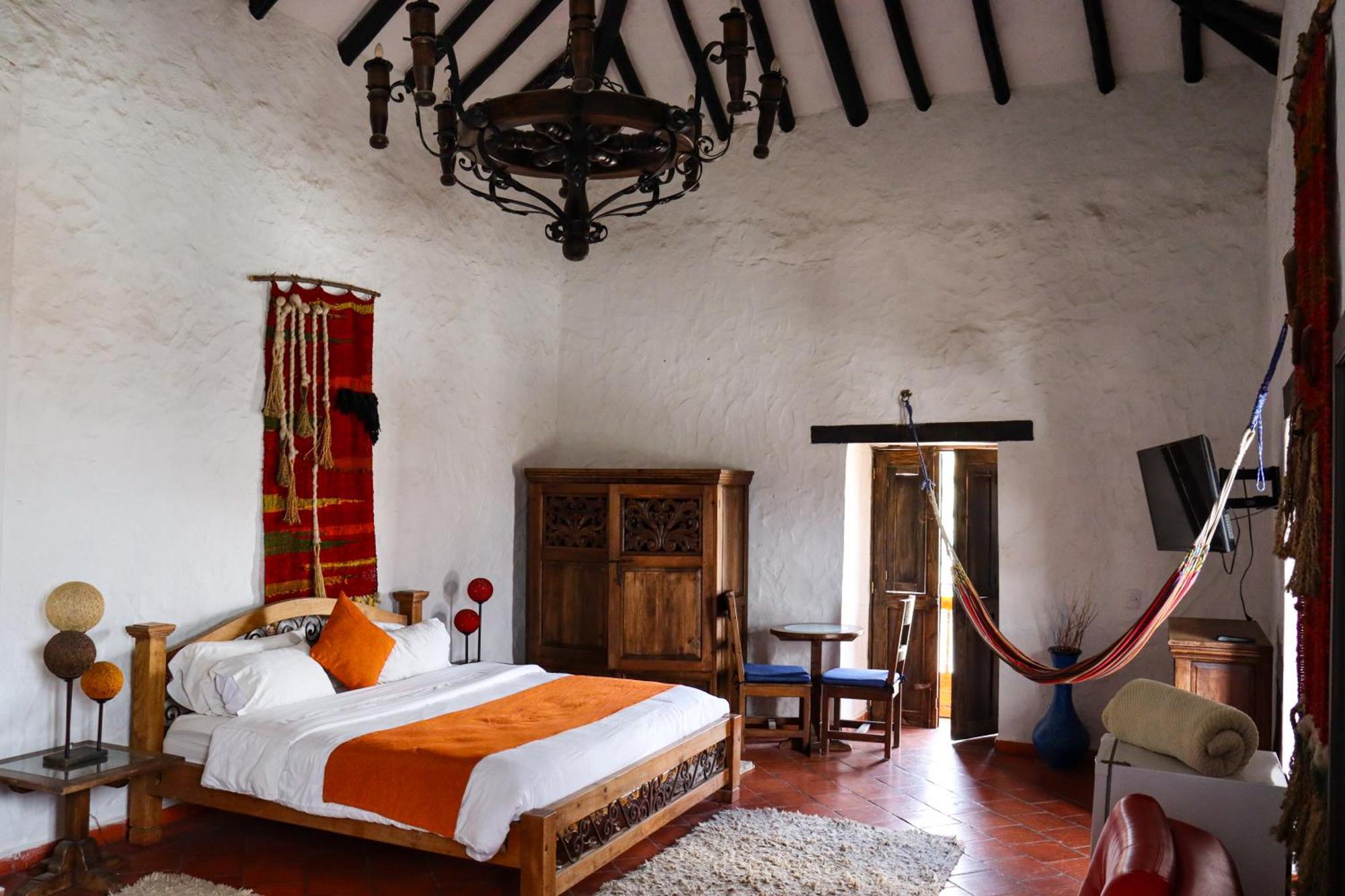 Casona Quesada Hotel ซูเอสกา ภายนอก รูปภาพ