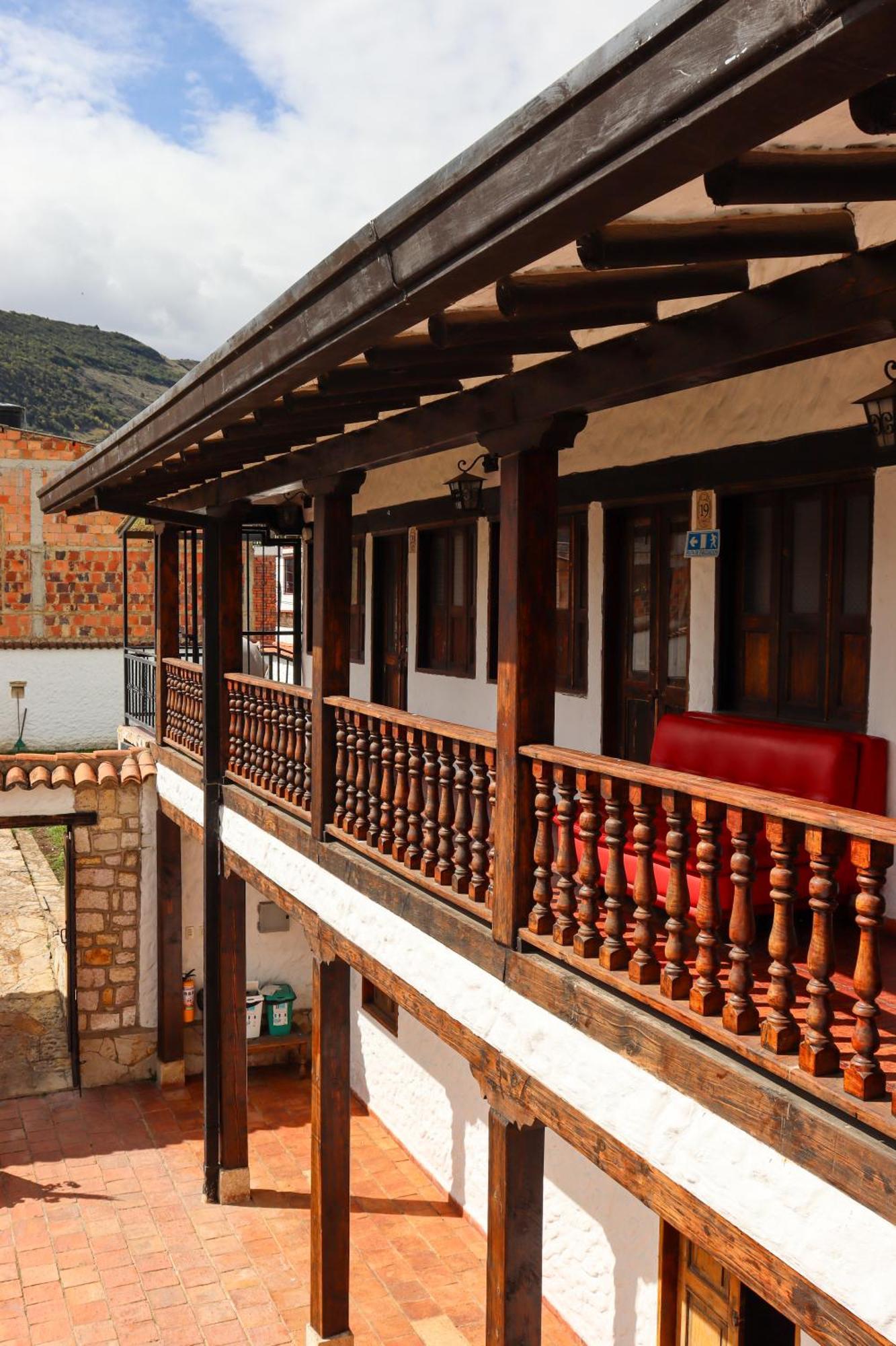 Casona Quesada Hotel ซูเอสกา ภายนอก รูปภาพ