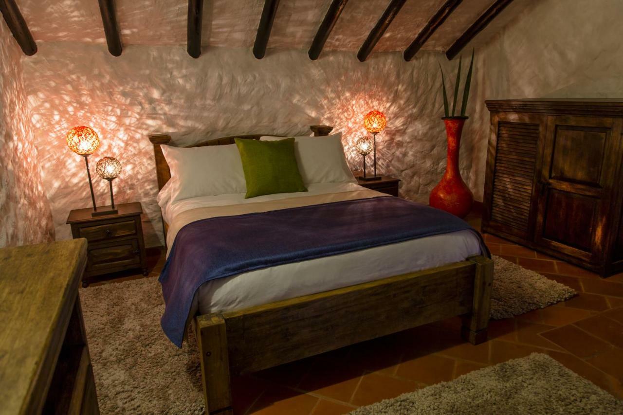 Casona Quesada Hotel ซูเอสกา ภายนอก รูปภาพ